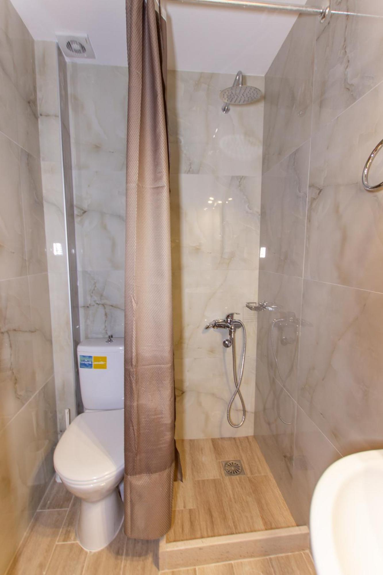 Athanasia Inn Vrasná Eksteriør billede