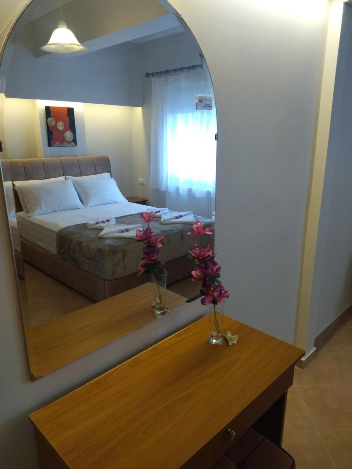 Athanasia Inn Vrasná Eksteriør billede